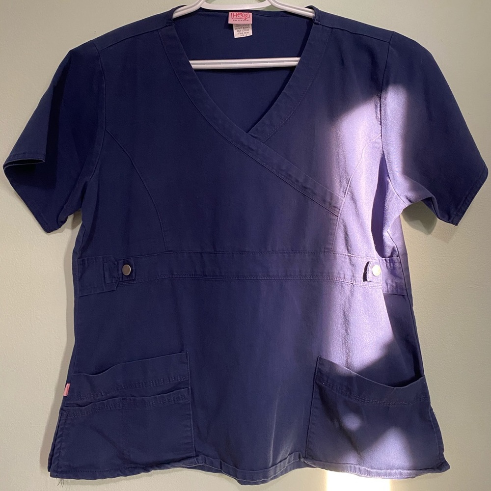 HEY SCRUB TOP